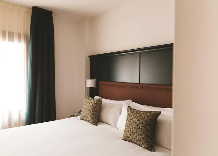 Honest Granada Apartments